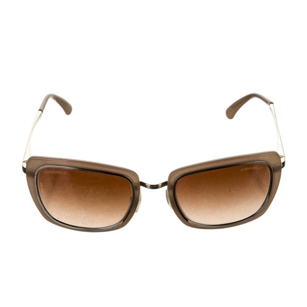 Authentic Interlocking CC CHANEL elegant square sunglasses